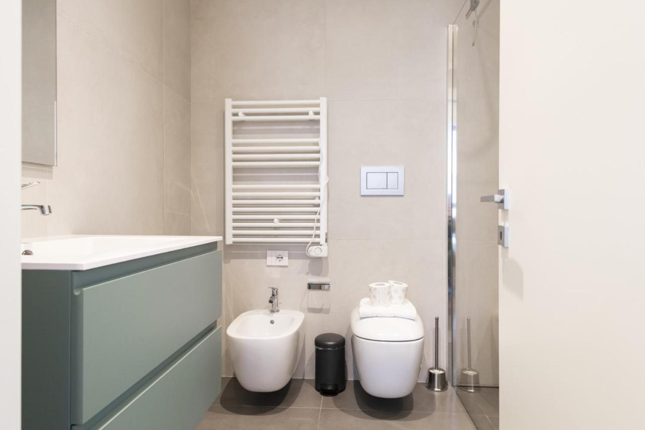 Easylife - Lussuosa Dimora Con Rooftop Condominiale Vista Duomo ميلان المظهر الخارجي الصورة